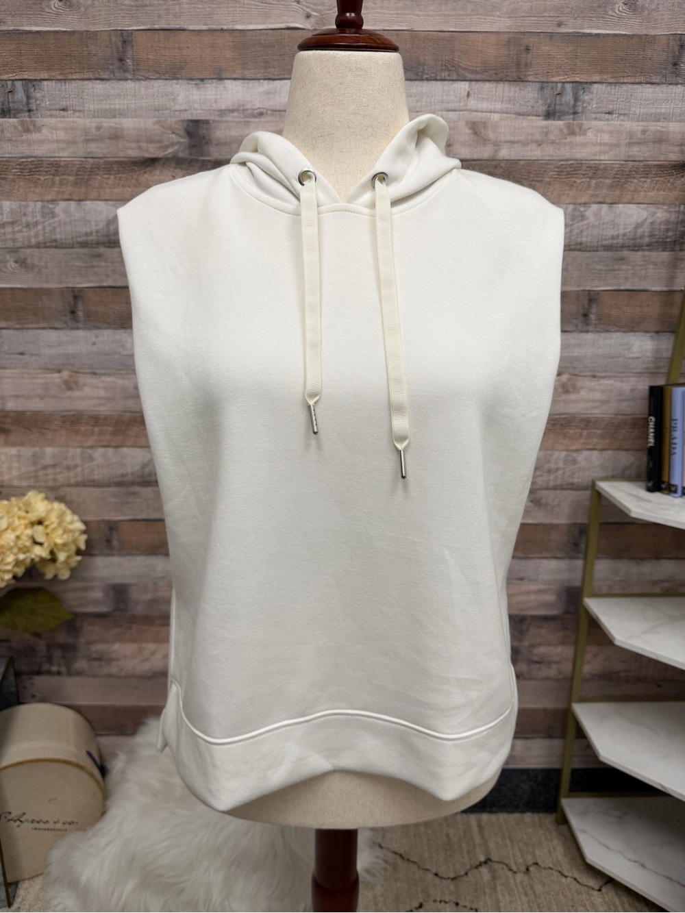 Spanx cream sleeveless w/ hoodie medium - Picture 1 of 4